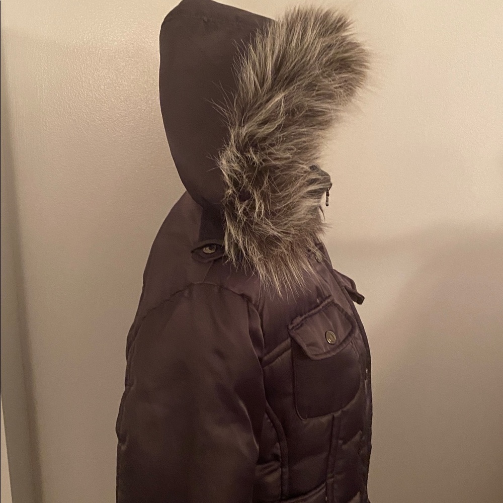 Guess hooded coat perfect condition! Size small 40% feathers - Picture 5 of 13